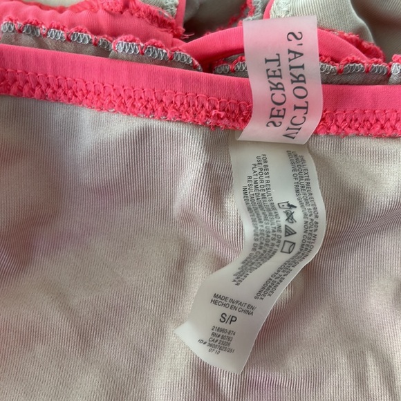 NWOT-Victoria’s Secret Coral Ruffle Trim String Bikini Set - Picture 9 of 12